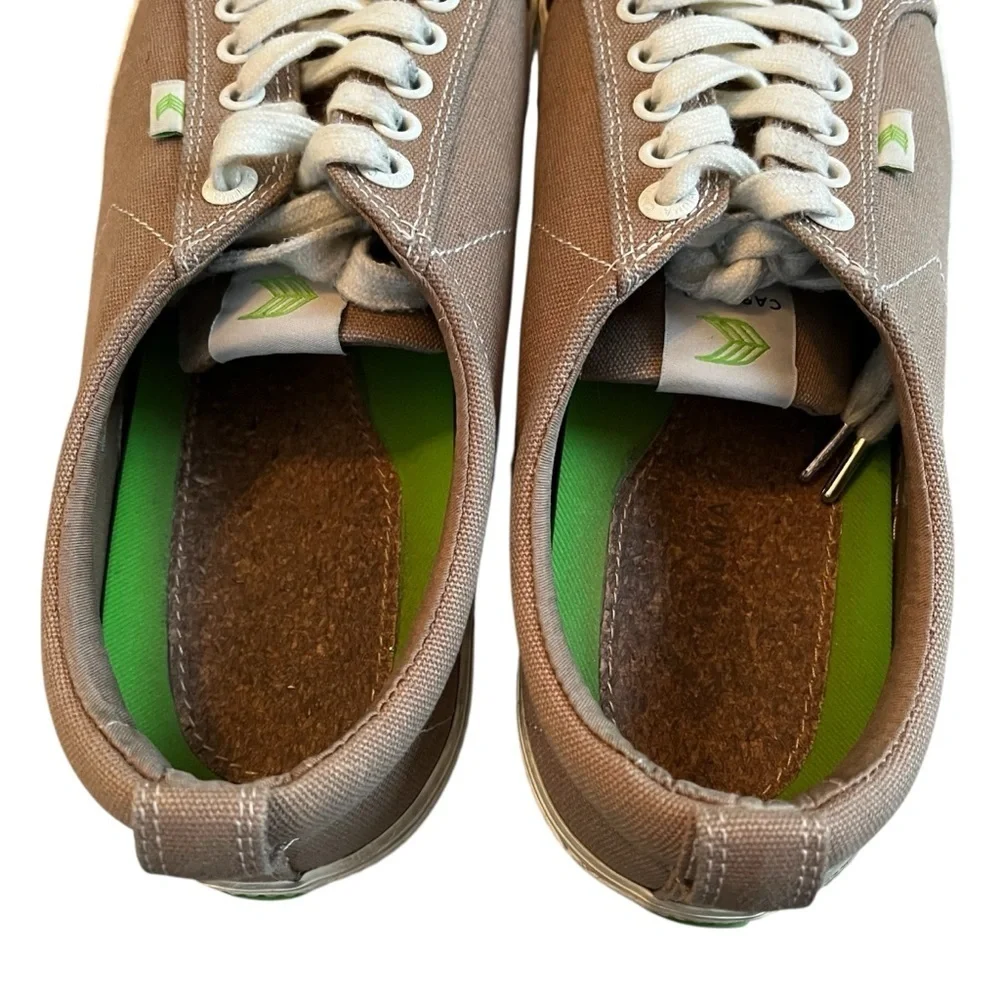 Cariuma OCA Men’s 9 Women’s 10.5 Low Canvas Sneakers Burnt Sand Brown